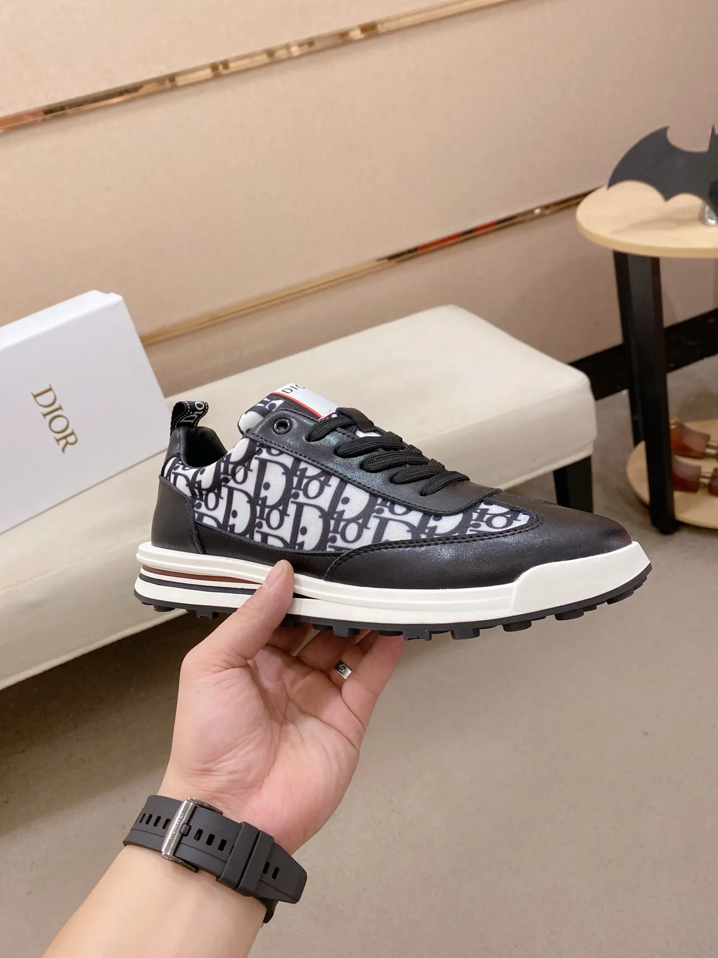 Factory price: 420💰[Dior·Dior] New casual sports style men's shoes, new spring and summer design, perfect workmanship, lace-up lazy style to create wardrobe quality, upper: imported cowhide, sheepskin lining is soft and comfortable, ultra-light TPU wear-resistant outsole, simple, versatile fashion men's shoes, excellent color code number 38--44. (Can be customized for 45 non-refundable)